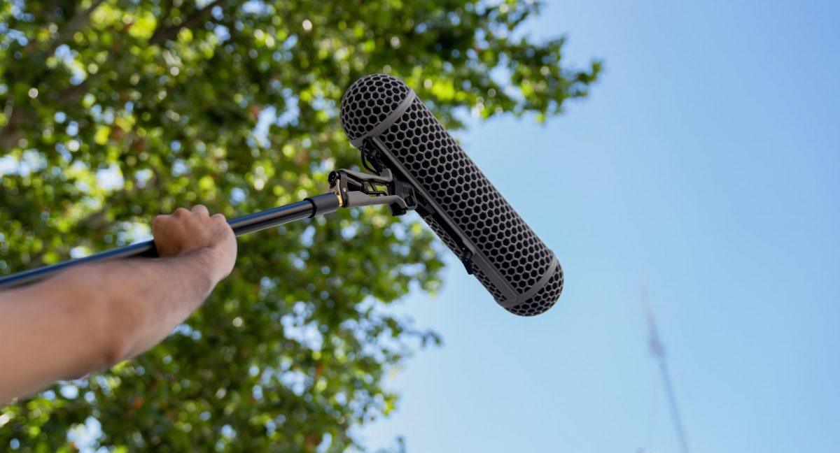 Cómo elegir el micrófono adecuado según el tipo de producción audiovisual